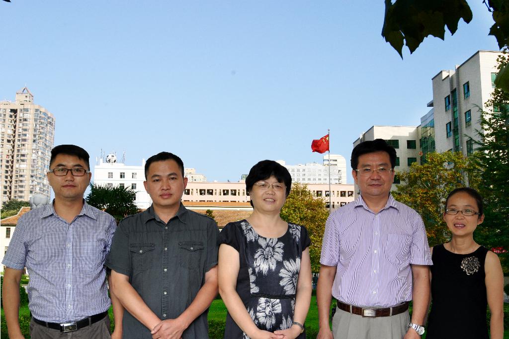 左:廖兴江,杨明,左丽,徐国强,吴家红